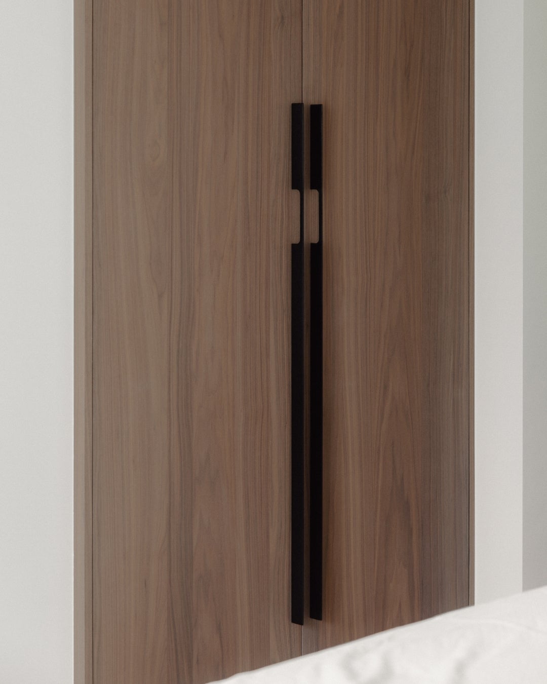 Kitchen design - project with Shinnoki frozen walnut - wood veneer - decospan - detail cabinetry