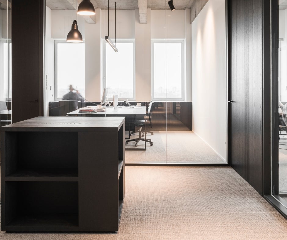 Querkus wood veneer - black veneer - office