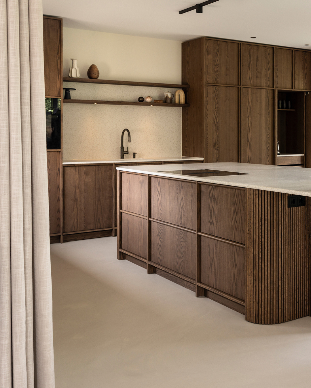 Decospan_Shinnoki_Cinnamon_Triba