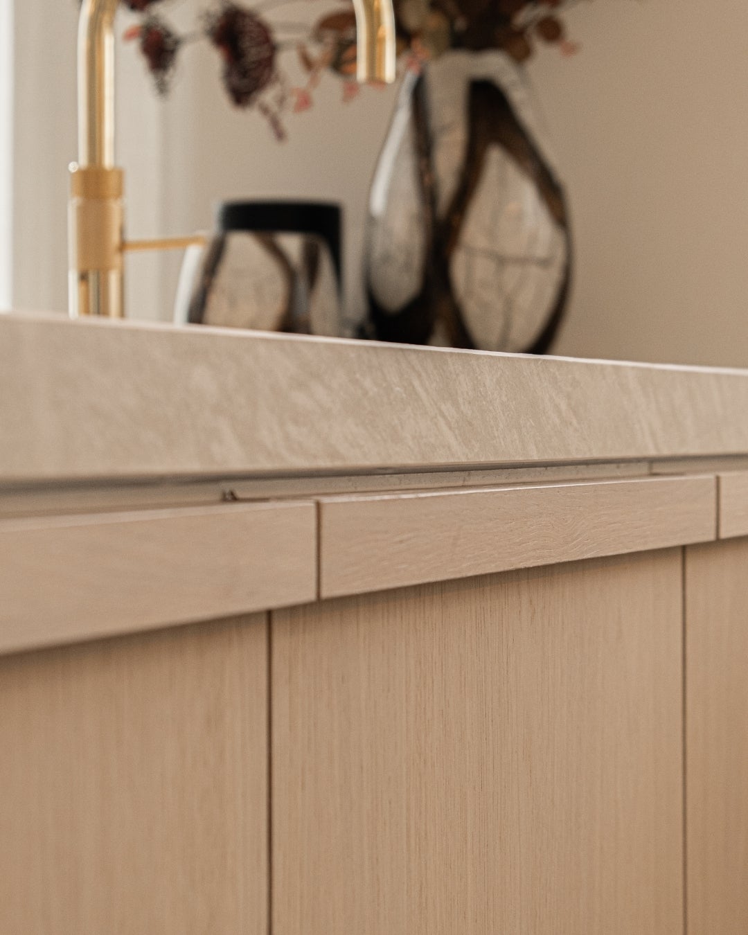 Belgian residence in Shinnoki Milk Oak - wood veneer - kitchen - interior design