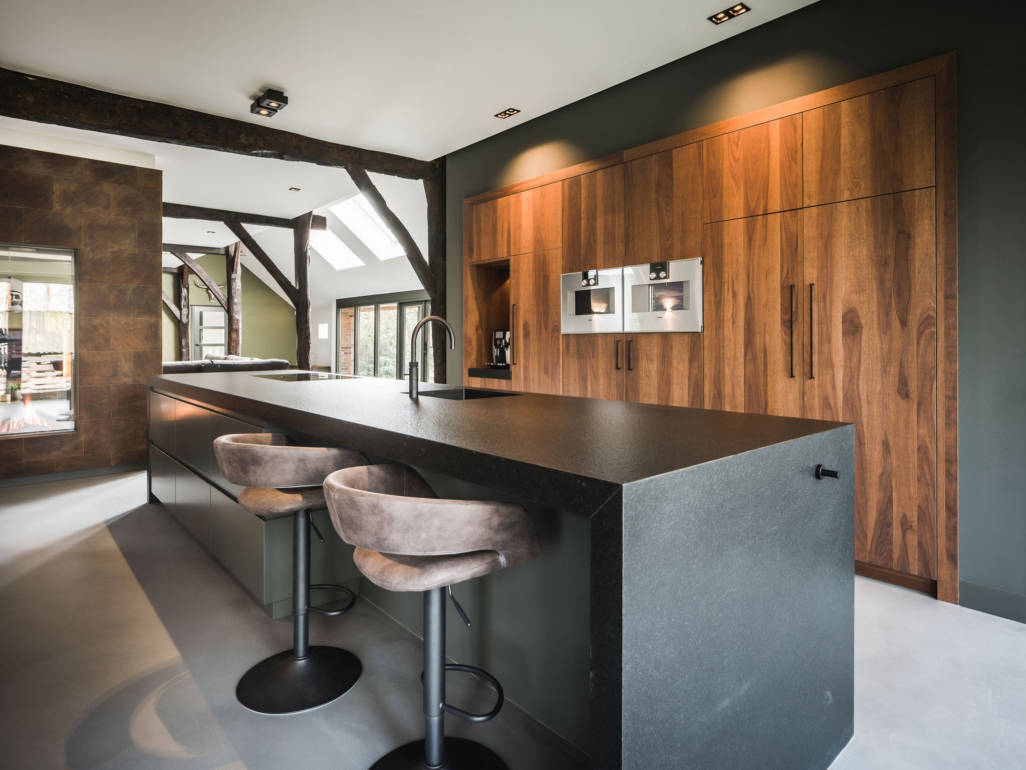 Smoked Walnut kitchen - kitchen - wood kitchen - Shinnoki - Shinnoki kitchen - veneer kitchen - veneer panels - veneer wooden panels - wooden panels