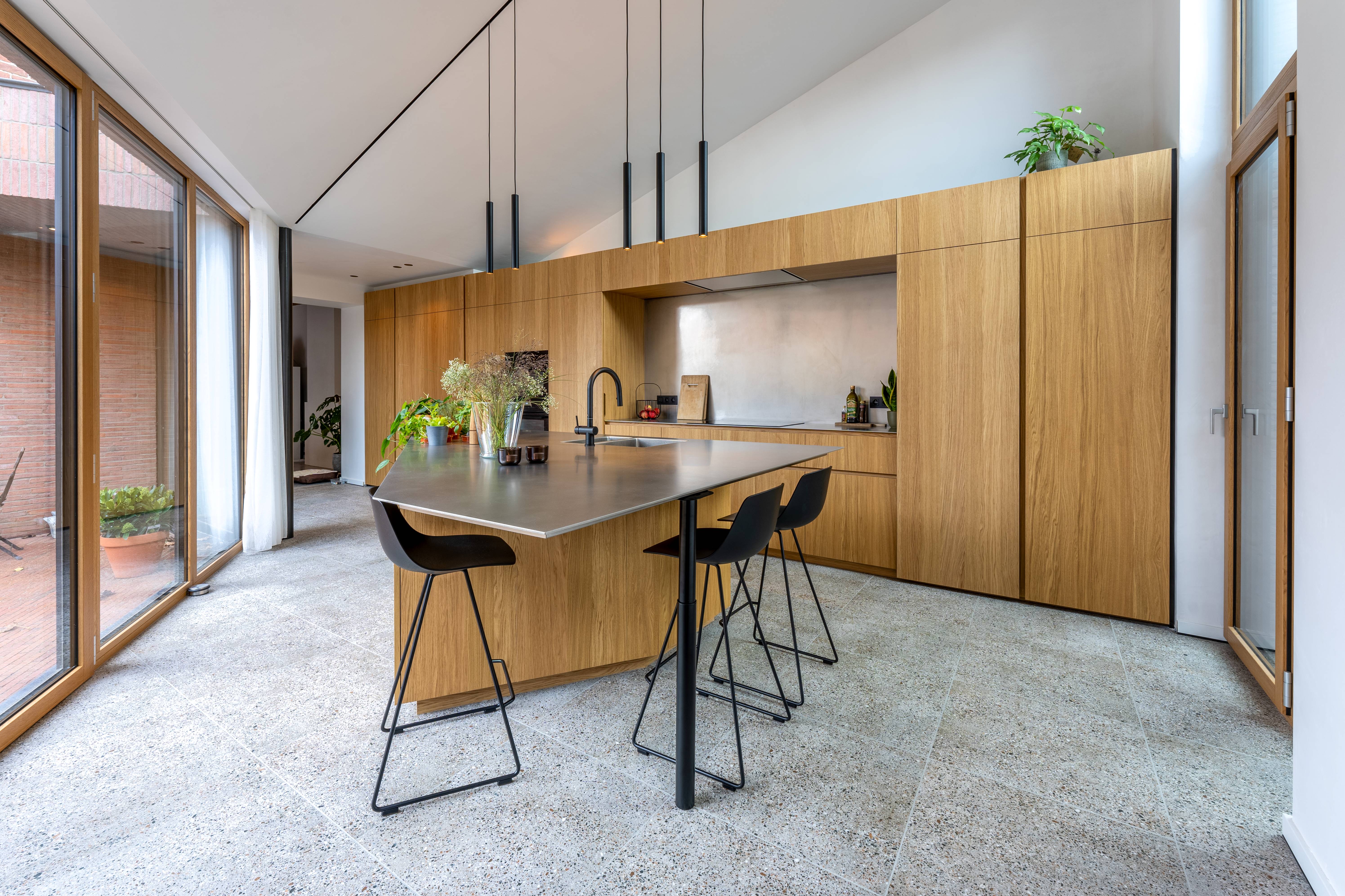 Shinnoki - Shinnoki kitchen - kitchen - oak - oak kitchen - oak kitchen cabinets - veneer kitchen - veneer panels 