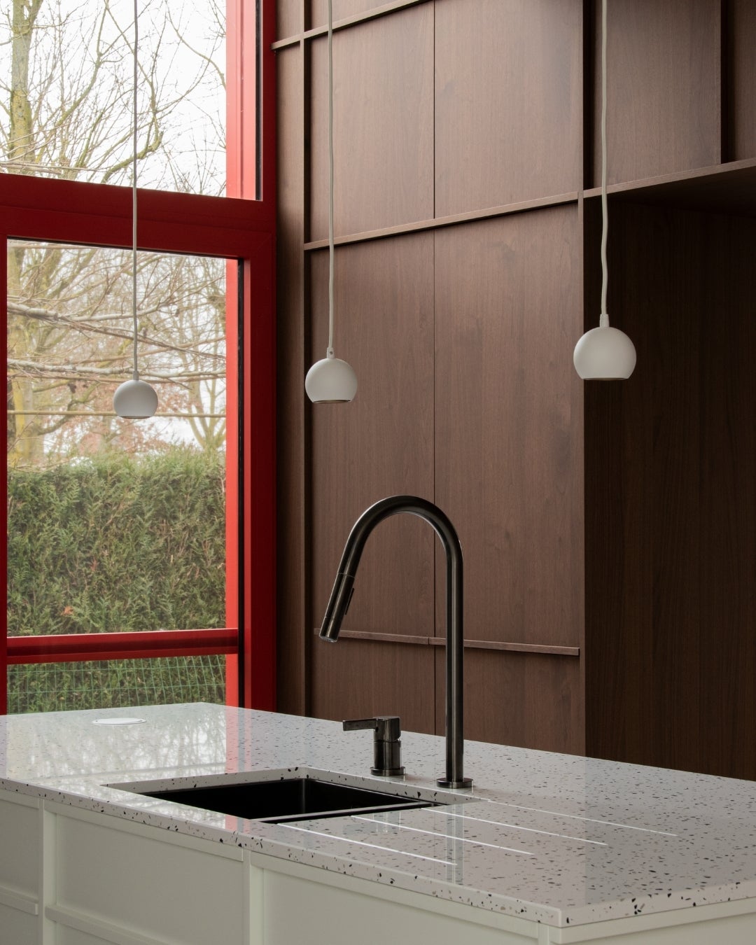 kitchen design - wood veneer - shinnoki pure walnut