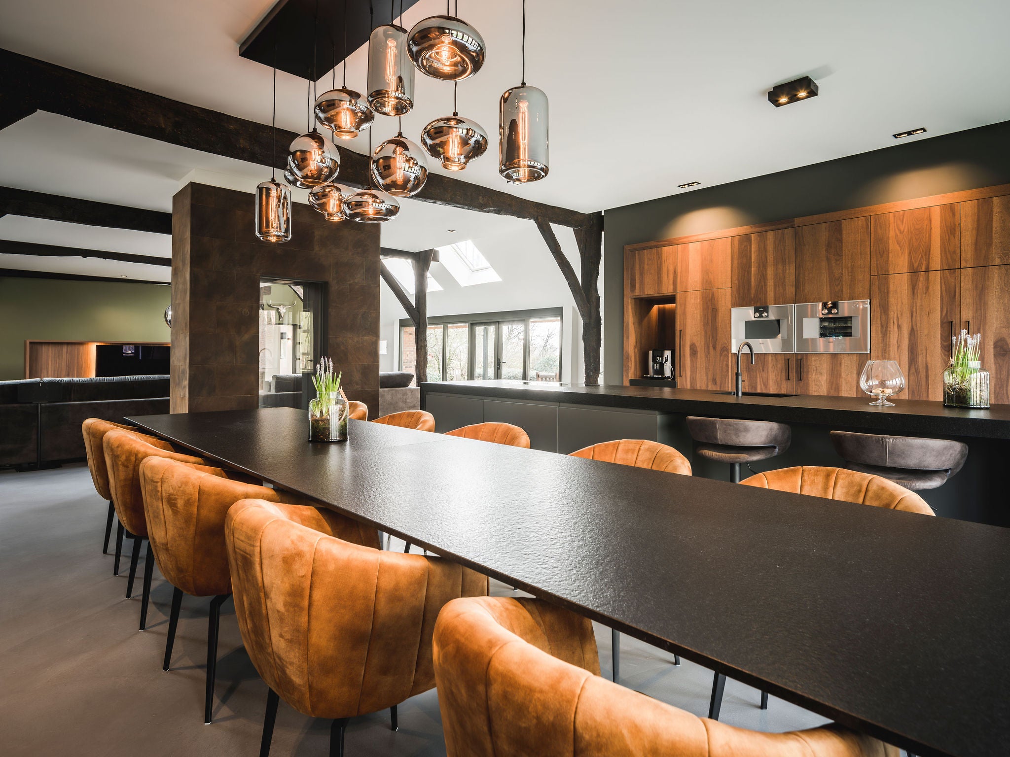 Veneer kitchen - Shinnoki - Shinnoki Smoked Walnut - Smoked Walnut - wooden kitchen - wood kitchen - veneer - veneer panels - veneer cupboards - 