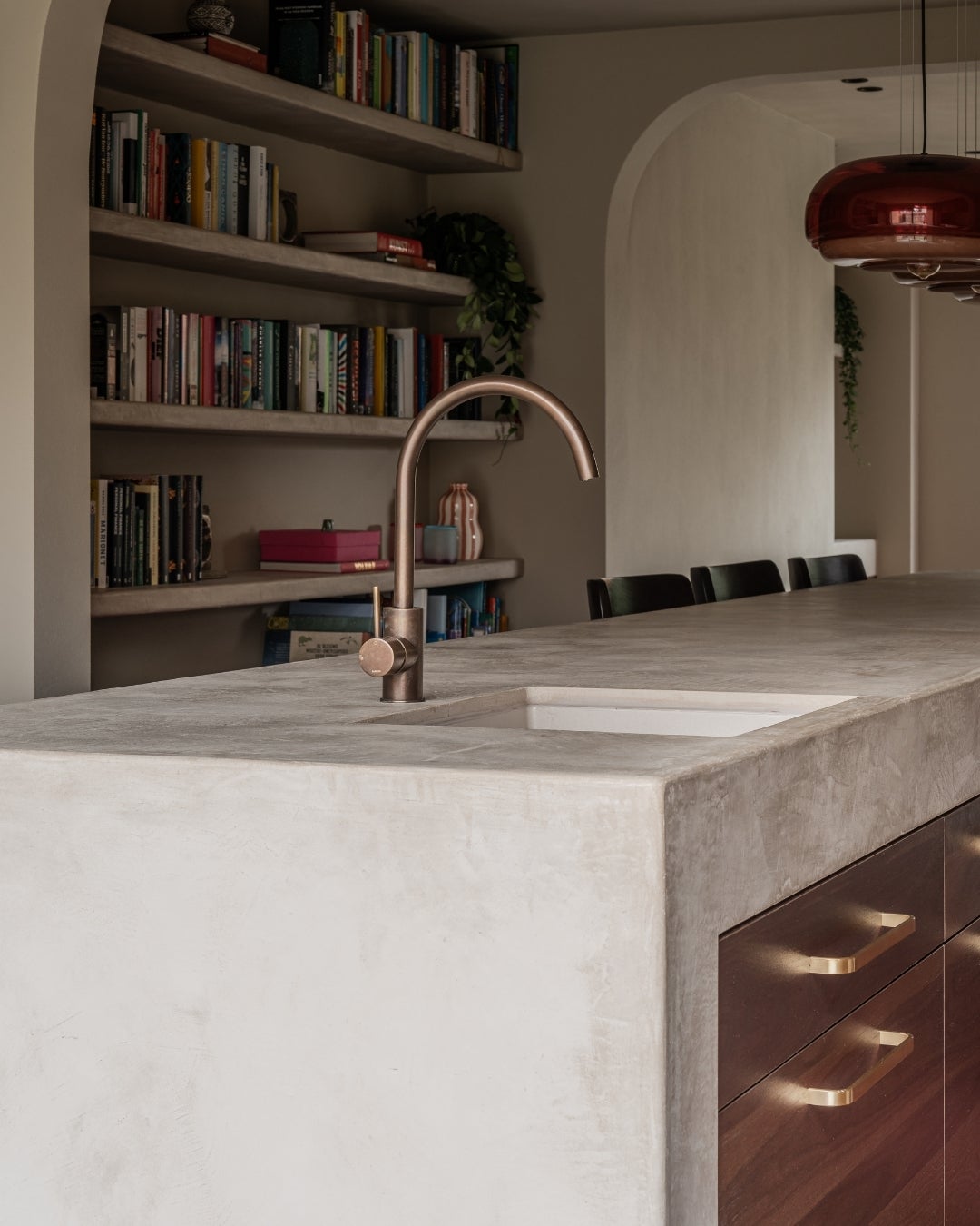 Kitchen with wood veneer panels - Shinnoki smoked walnut