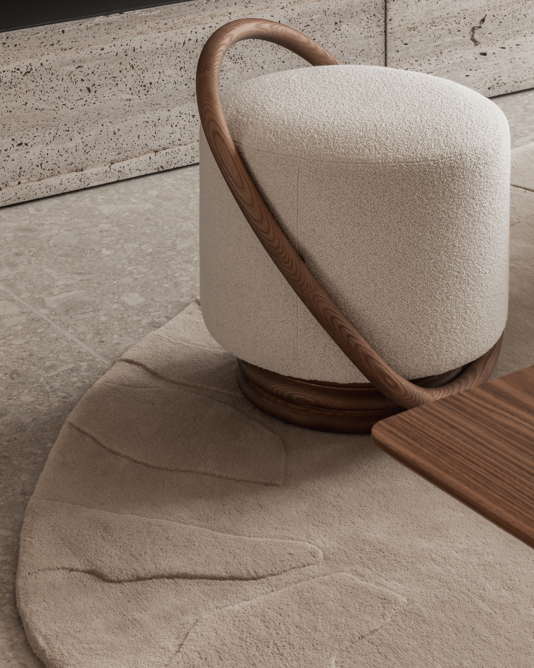 Decospan_shinnoki_smoked_walnut_chair