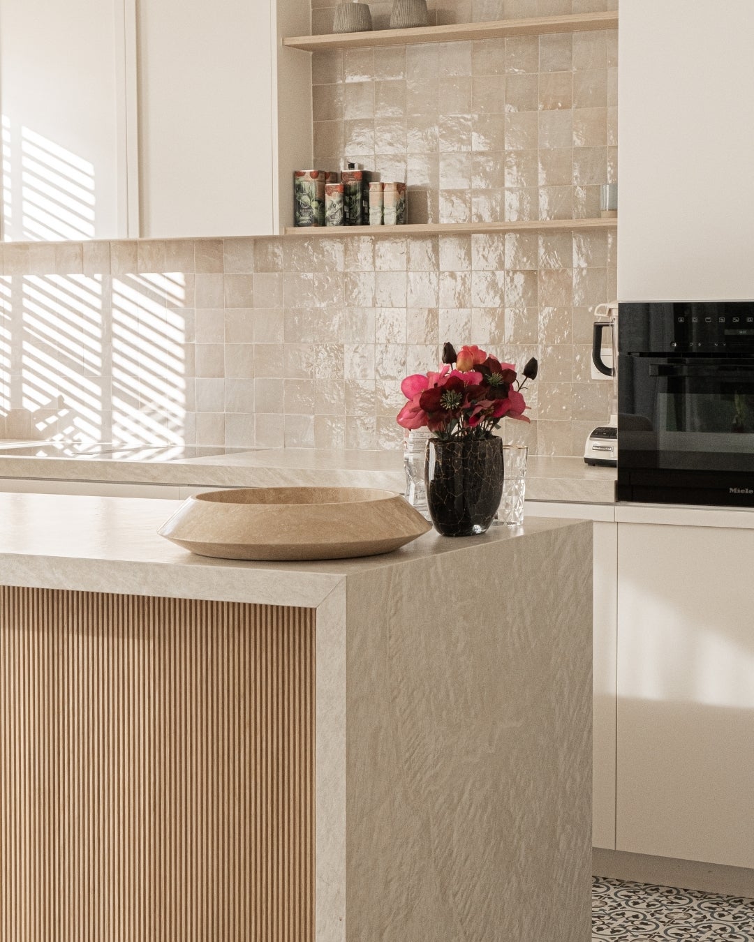 Belgian residence in Shinnoki Milk Oak - wood veneer - kitchen - interior design