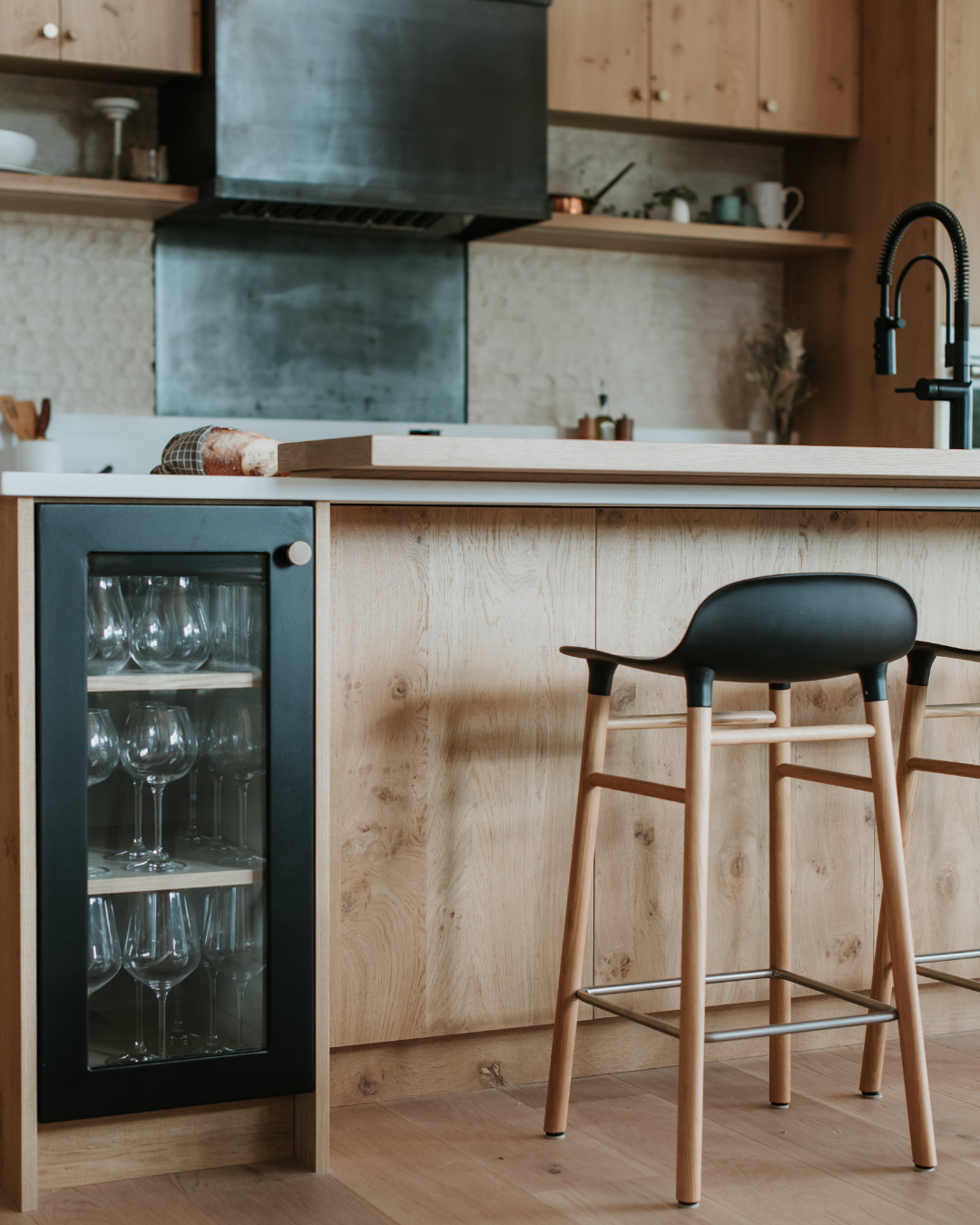 Kitchen - wood veneer - natural oak