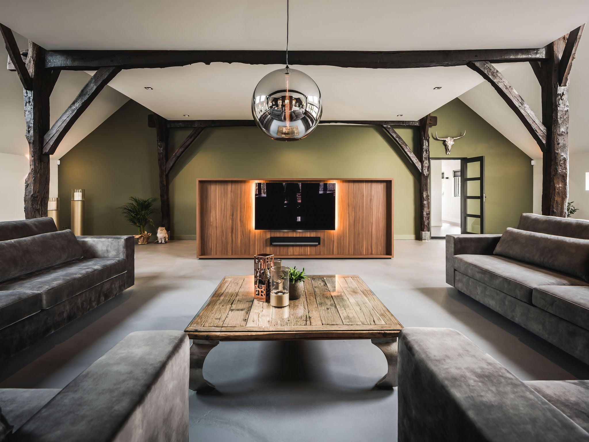 wood tv - Shinnoki - Shinnoki Smoked Walnut - Smoked Walnut - living room - walnut wood - walnut living room