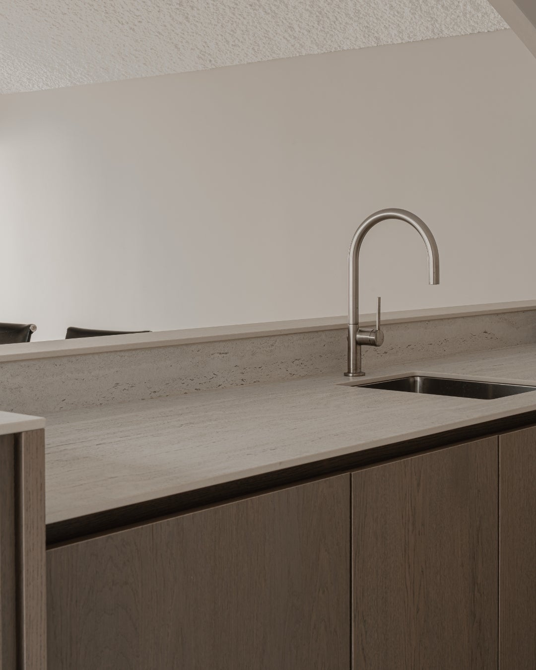 Kitchen design - project with Shinnoki manhattan oak - wood veneer - decospan