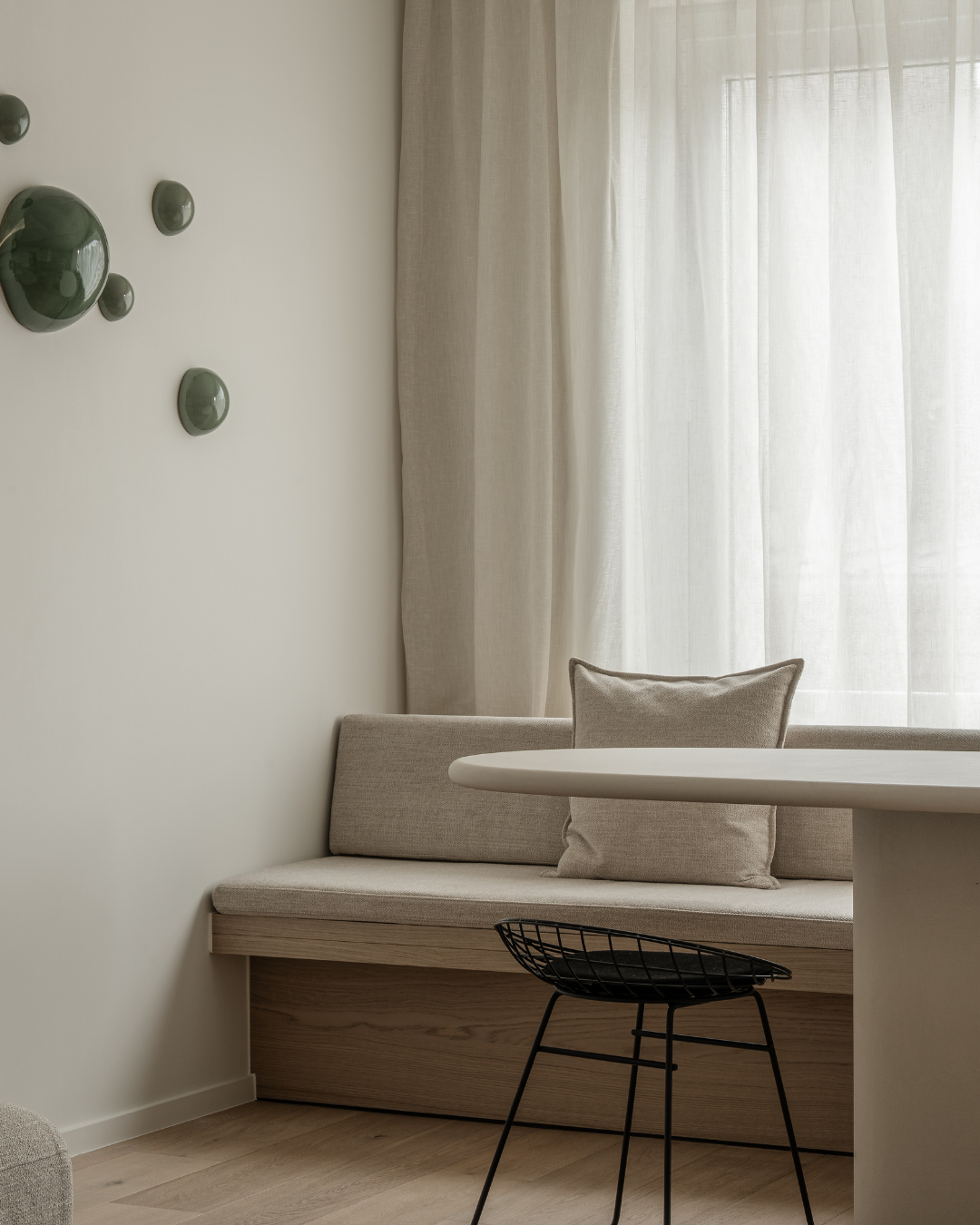 Appartment kitchen space with Shinnoki Manhattan Oak