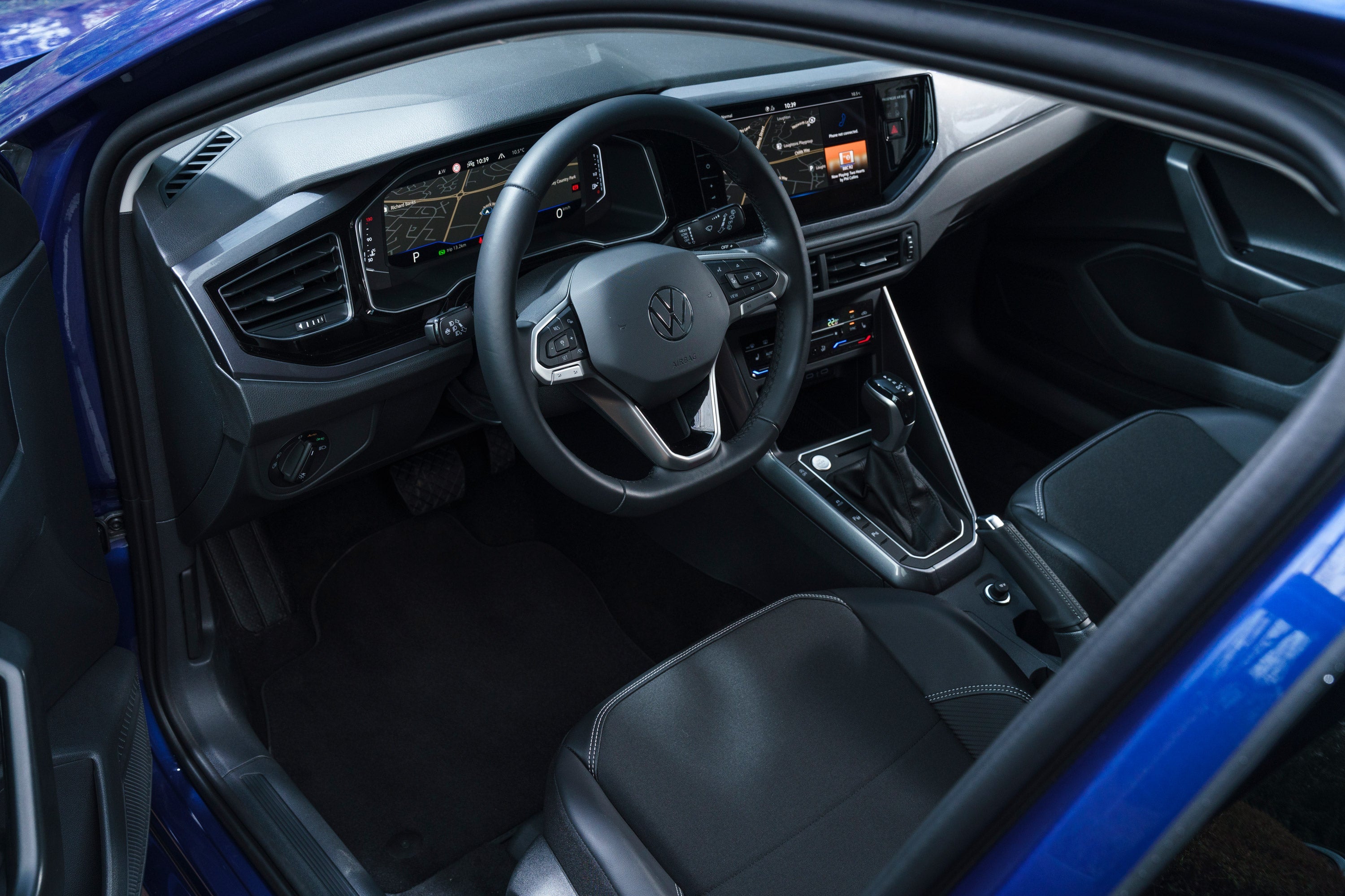 2022 Volkswagen Taigo R-Line - Free high resolution car images