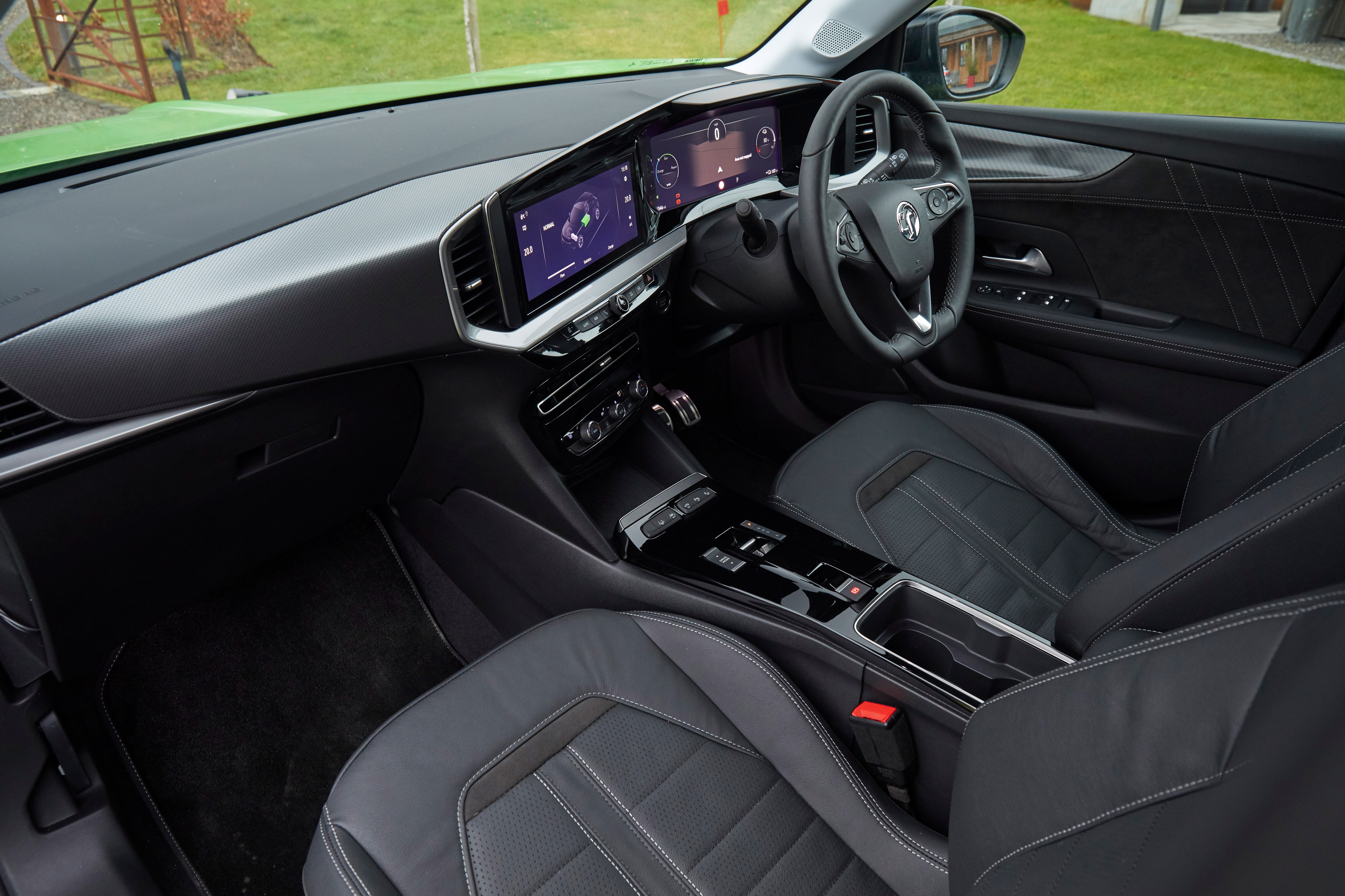 2023 Opel Mokka-E Ultimate 5 Door SUV Steering Wheel Cars Pictures