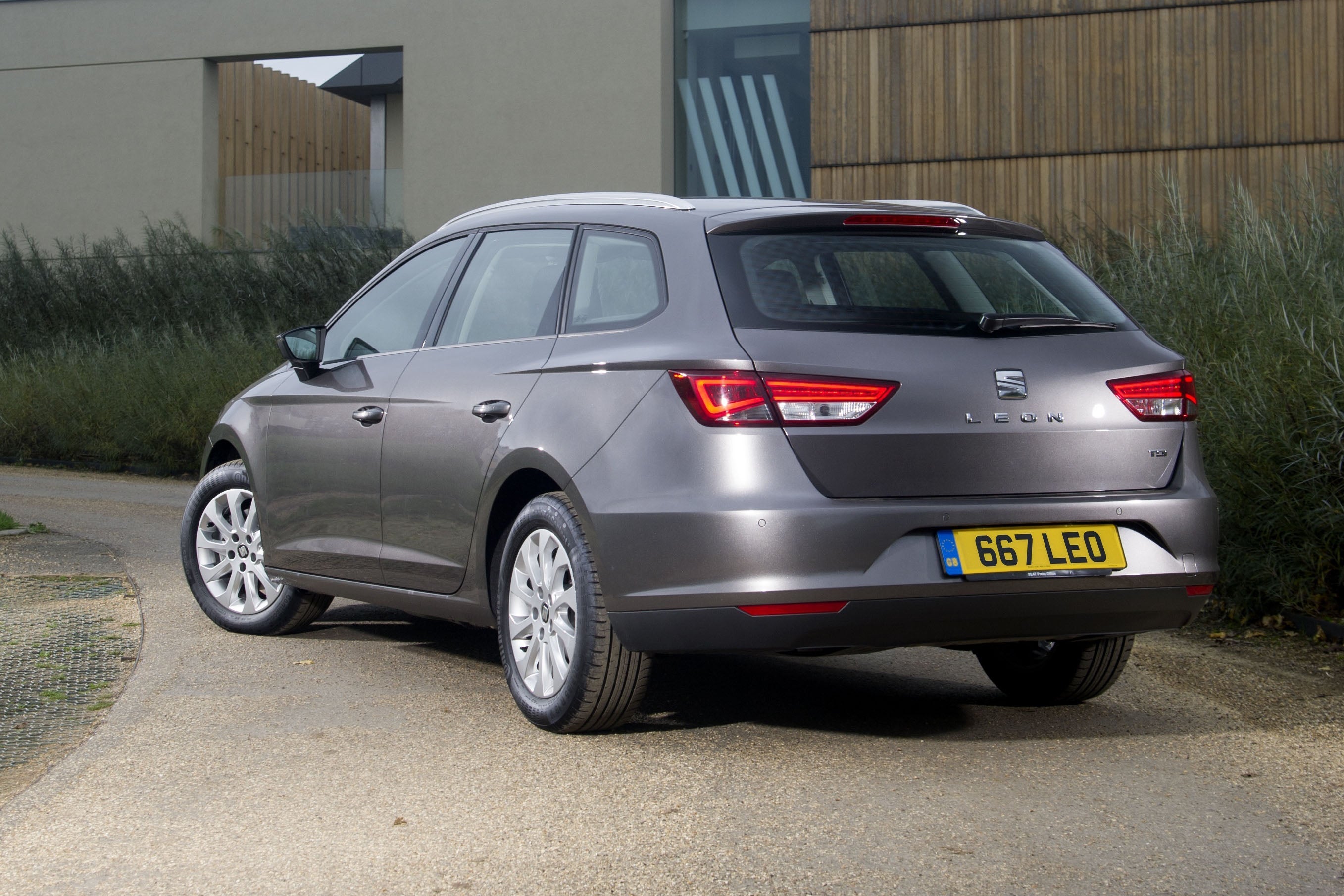 SEAT Leon ST (2014-2020) Review