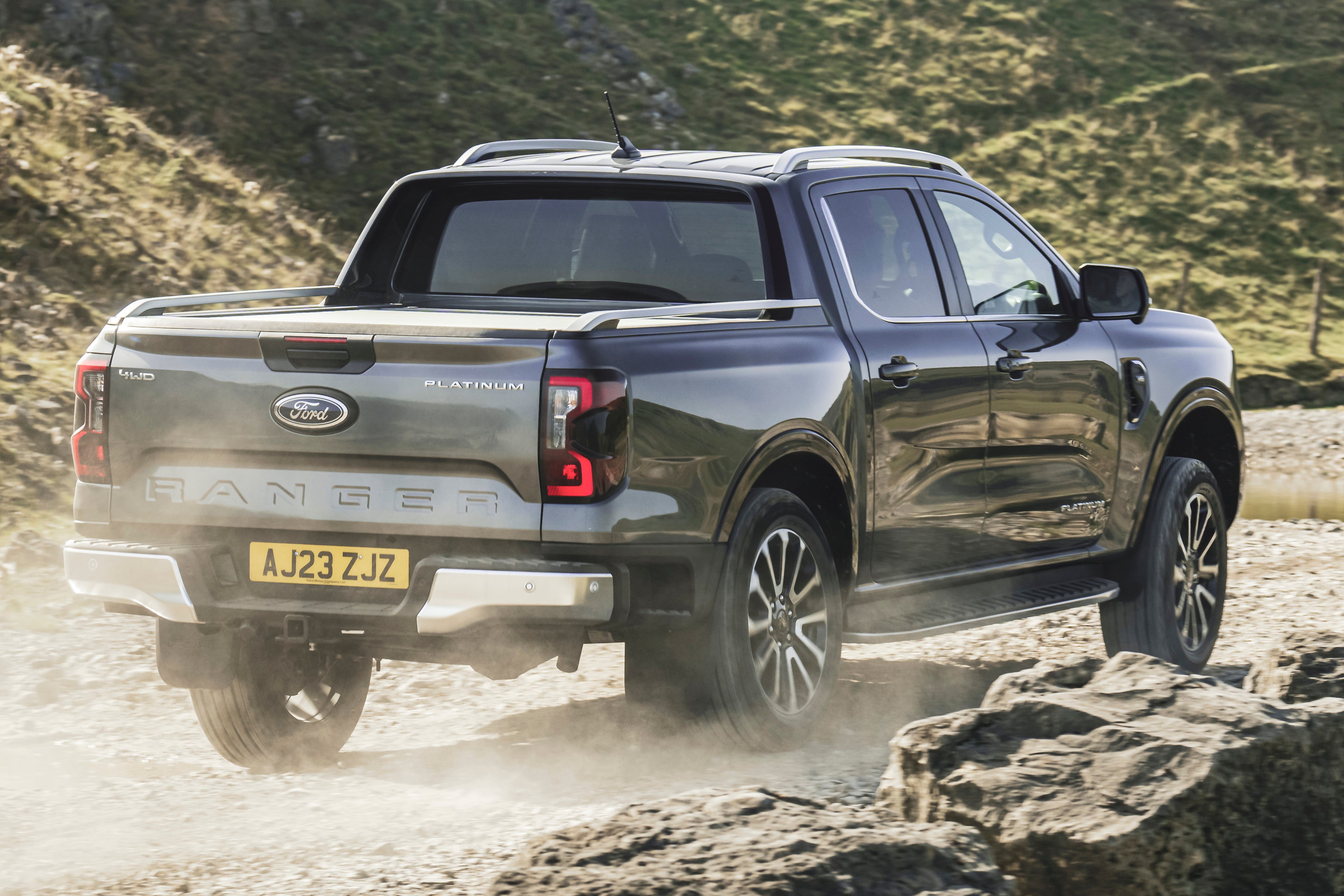 Ford Ranger dimensions, boot space and similars