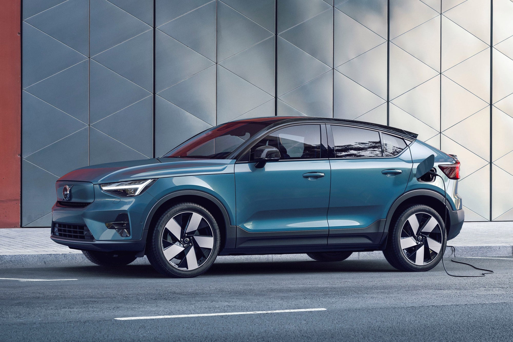 New 2023 Volvo XC40 Recharge and C40 Recharge: price, specs and release ...