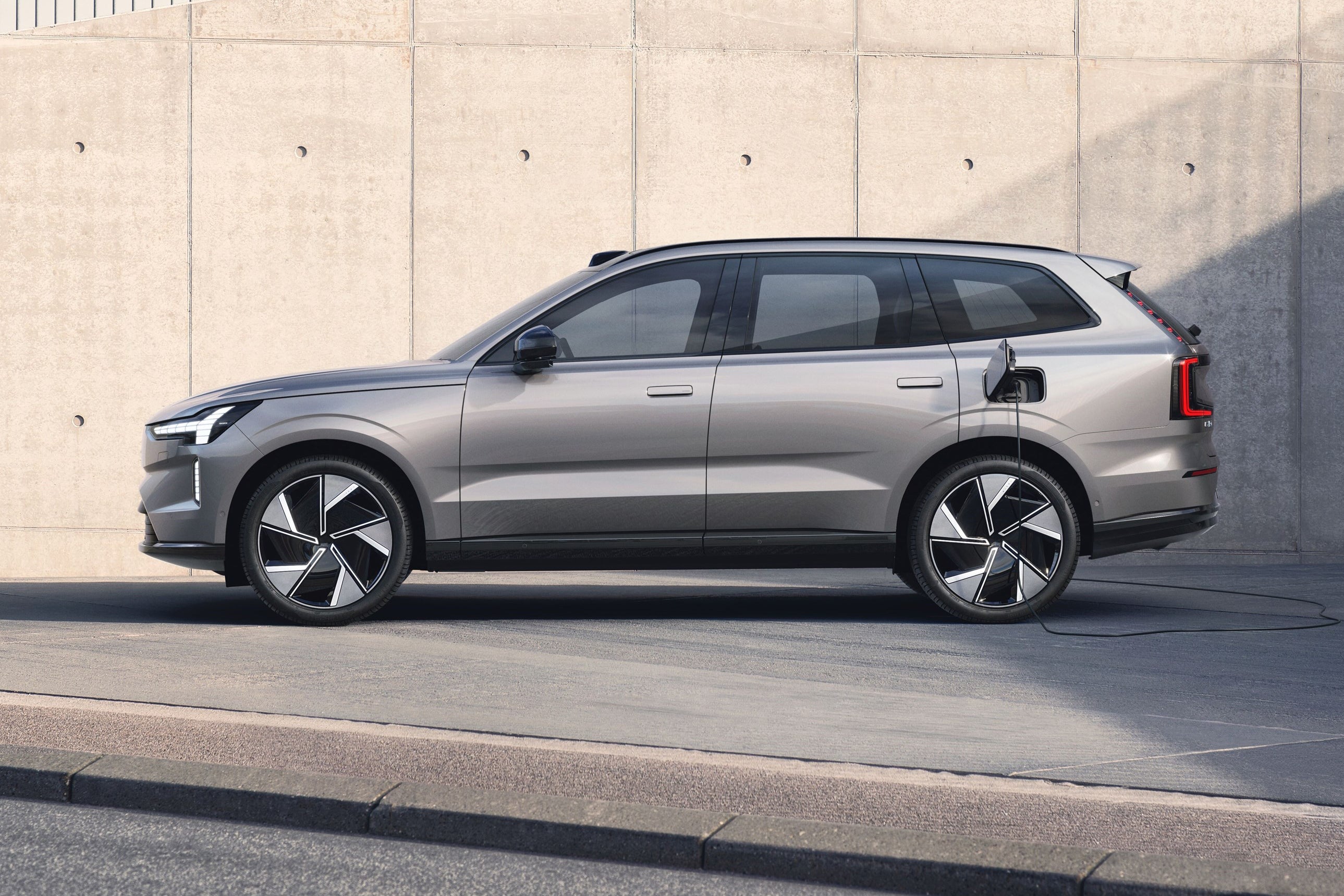 2023 Volvo EX90 electric SUV price, specs and release date heycar