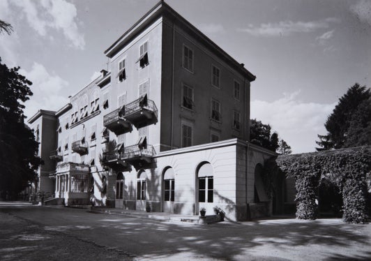 La Villa Miralago a Riva del Garda, 1952 (Ufficio famiglia, donna e giovenù n. 437)