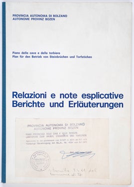3) 1976 wurde ein „Landesplan für den Betrieb von Steinbrüchen, Gruben und Torfstichen“ vorgeschrieben, um im Zehnjahresrhythmus u. a. den Mengenbedarf an Sand und Schotter zu definieren. (Amt für industrielle Innovation, Nr. 1