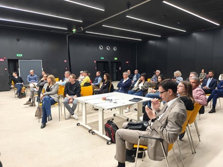 A seguito della presentazione del nuovo Competence Center per la sicurezza informatica, nel corso di un workshop sono stati simulati diversi scenari di attacco informatico. (Foto: USP/Ursula Pirchstaller)