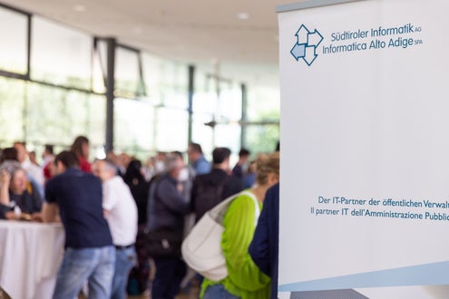 Kurze Pause im Foyer