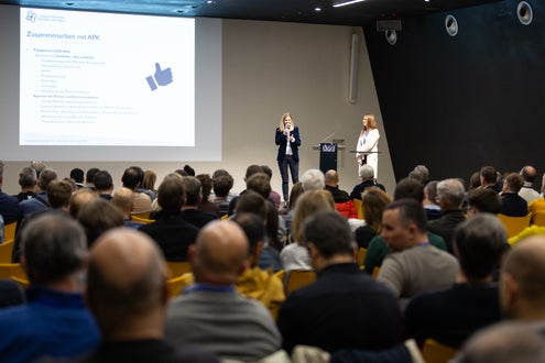 Direttrice dell'Agenzia di stampa e comunicazione, Claudia Messner durante il suo discorso