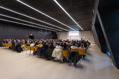 Die SIAG-Mitarbeitenden im NOI Techpark bei der Weiterbildungsveranstaltung Step by Step