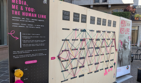 Media, me & you: The human link - Eine mitmach installation - Kornplatz, Bozen 27.04.2026