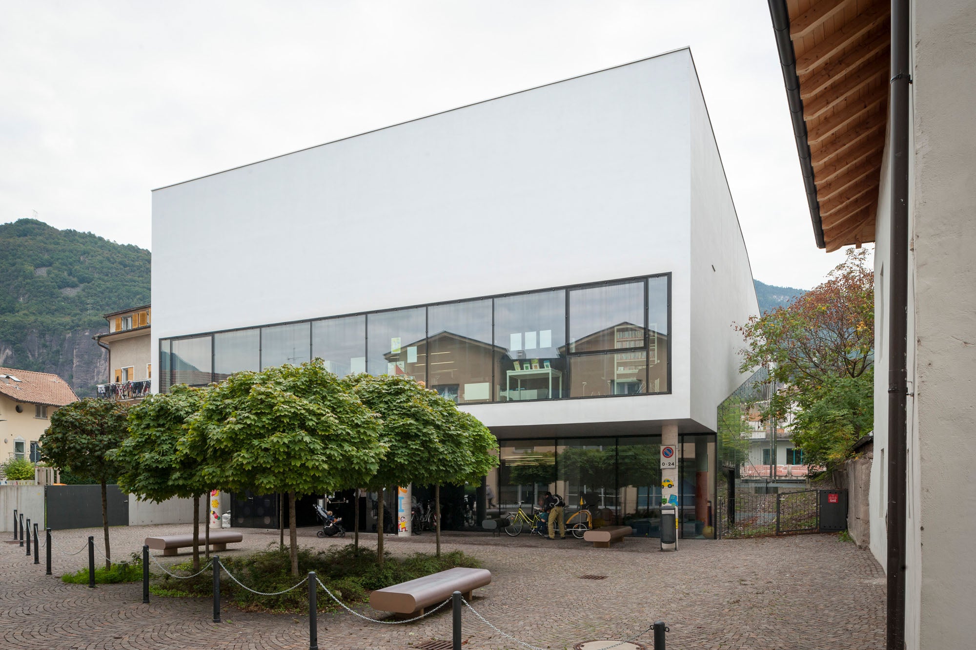 Öffentliche Bibliothek Auer – Foto: © Ludwig Thalheimer