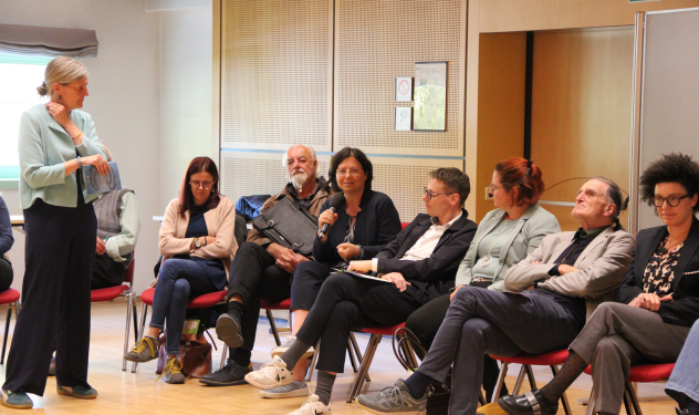 Gemeinsamer Abschluss (Foto: LPA/Amt für Weiterbildung und Sprachen)