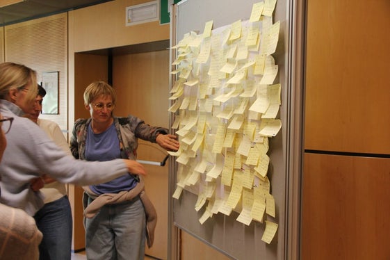 In den Workshops wurde über wahrscheinliche, wünschenswerte und alternative Zukunftsszenarien nachgedacht. (Foto: LPA/Amt für Weiterbildung und Sprachen)