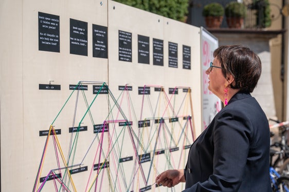 Die interaktive Installation kann im Amt für Weiterbildung und Sprachen kostenlos ausgeliehen werden. (Foto: LPA/ Greta Stuefer)