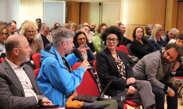 Austausch (Foto: LPA/Amt für Weiterbildung und Sprachen)