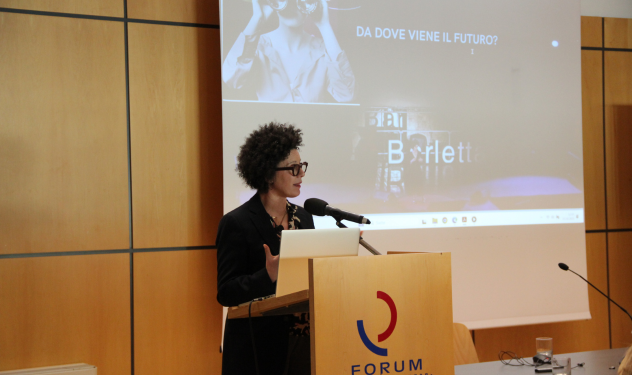 Joice Preira Vortrag (Foto: LPA/Amt für Weiterbildung und Sprachen)