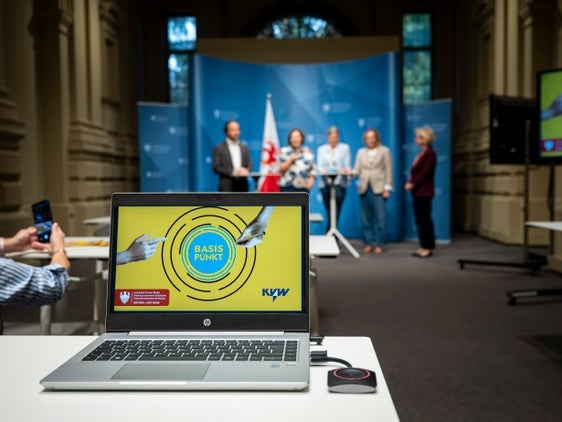 Im Oktober starten wieder die Angebote der Basisbildung, die in Bozen, Brixen, Bruneck, Meran und Sterzing von allen Interessierten in Anspruch genommen werden können. (Foto: LPA/Fabio Brucculeri)