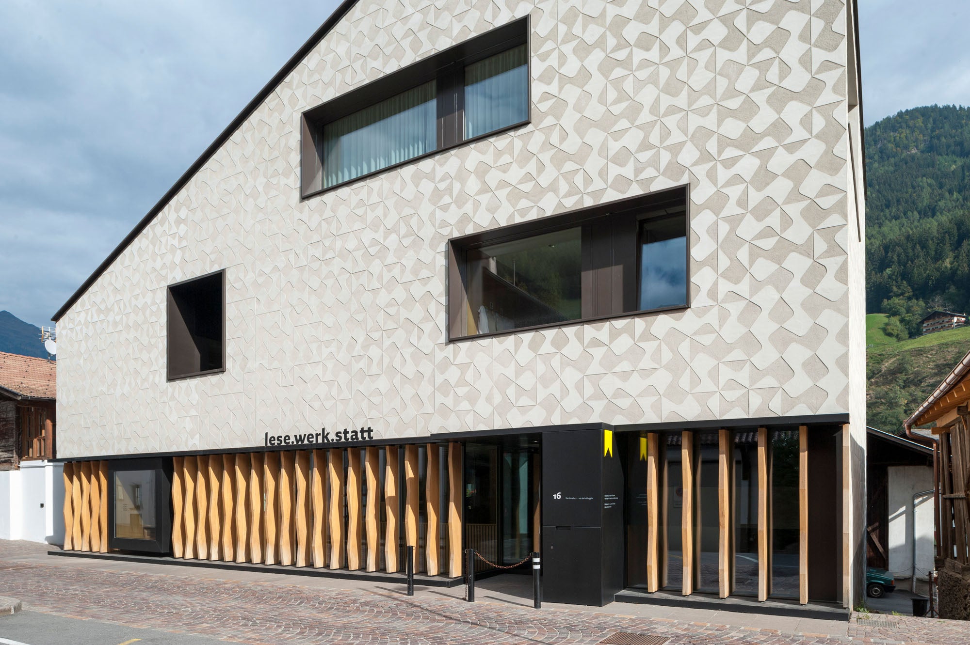 Öffentliche Bibliothek St. Martin – Foto: © Ludwig Thalheimer