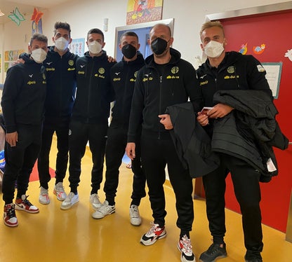 Von Links: Nicholas Siega, Joaquín Larrivey, Giacomo Poluzzi, Simone Mazzocchi, Andrea Masiello und Fabian Tait  