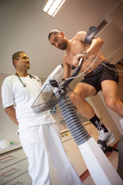 Silvio Merkaj bei der sportmedizinischen Untersuchung, (Foto: Sabes)