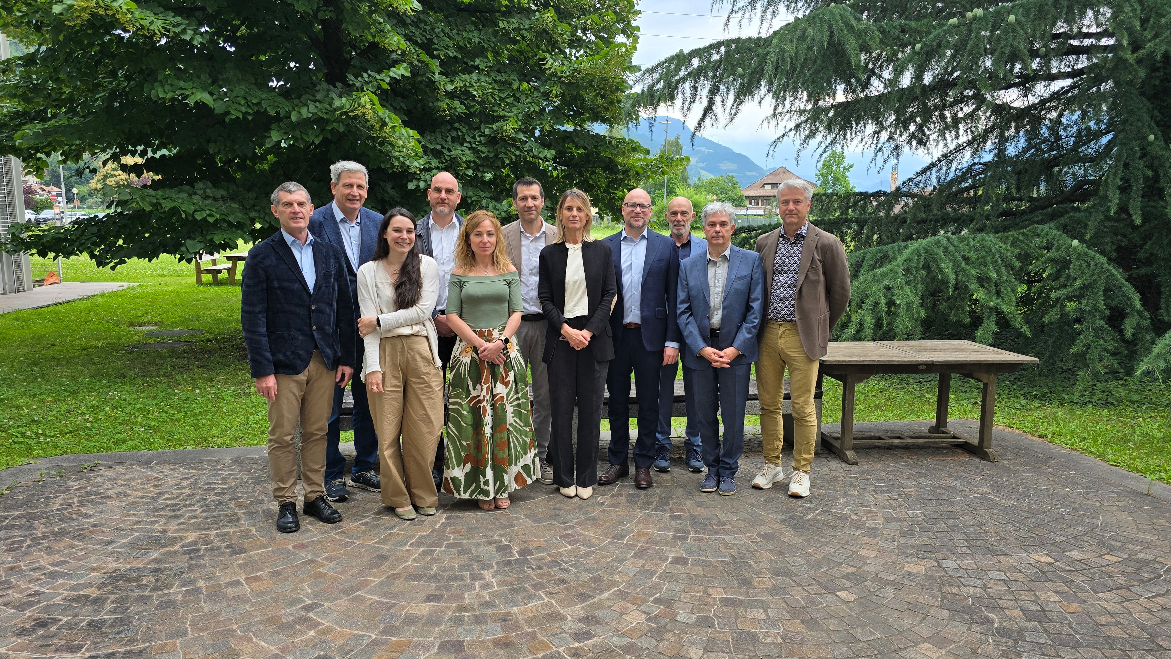 v.l.n.r. Ivo Kompatscher, Josef Widmann, Maria Alessandra Calegari, Michael Mian, Lisa Salvatore, Gilbert Spizzo, Maria Antonietta Gambacorta, Martin Maffei, Guido Bocchio, Antonio Frena, Guido Schumacher 