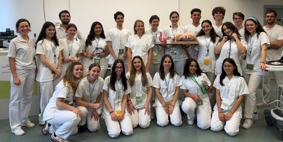 I ragazzi e le ragazze impegnati nel progetto all’Ospedale di Merano