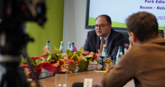 „Mein Dank geht an die Mitarbeiterinnen und Mitarbeiter des Südtiroler Sanitätsbetriebes