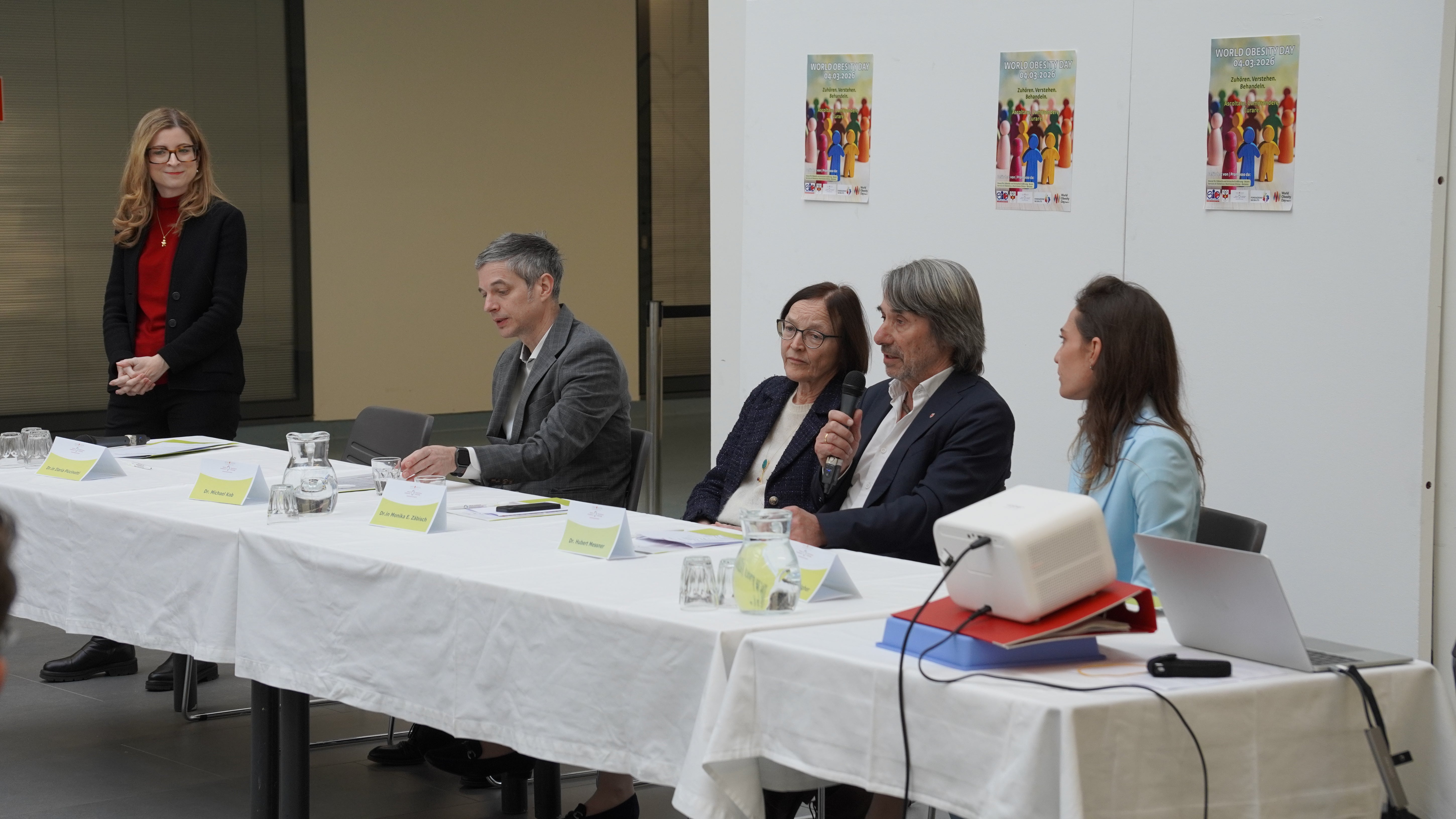 La conferenza stampa - da sinistra: Ilaria Piccinotti, Michael Kob, Monika Elisabeth Zäbisch, Hubert Messner e Laura Valzolgher (Foto Asdaa/RL)