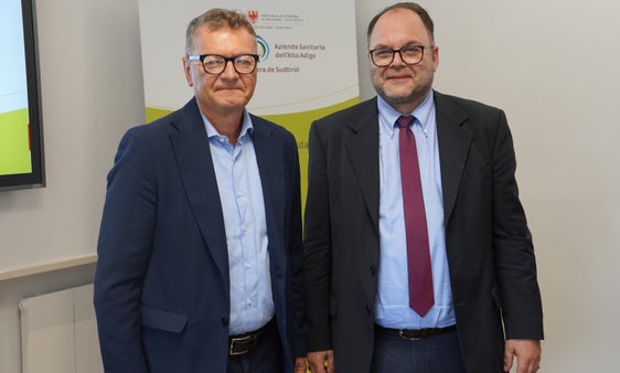 V.l. Antonio Ferro, Generaldirektor der „Azienda provinciale per i servizi sanitari di Trento” (APSS) und Christian Kofler, Generaldirektor des Südtiroler Sanitätsbetriebes