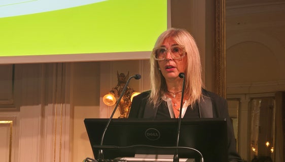 Primarin Donatella Arcangeli des landesweiten Dienstes für Kinder- und Jugendpsychiatrie