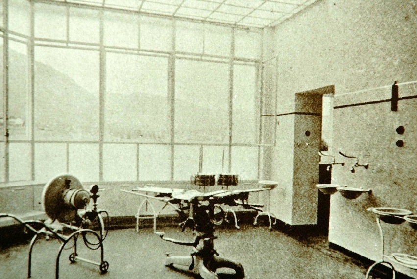 Operationssaal im Krankenhaus Brixen zur Zeit von Primar Lorenz Böhler (Foto: Archiv Hartmuth Staffler)