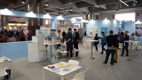 Die acht Dienste am Stand des Südtiroler Sanitätsbetriebes zogen zahlreiche Besucherinnen und Besucher an