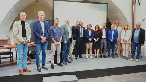 V.l. Frank Blumtritt, Josef Widmann, Giorgio Merola, Thomas Tiefenbrunner, Mirko Bonetti, Elio Assisi, Hubert Messner, Laura Rech, Peter Brunner, Antonio Fanolla, Valentino Beccari, Patrizia Corazza, Paolo Trotter