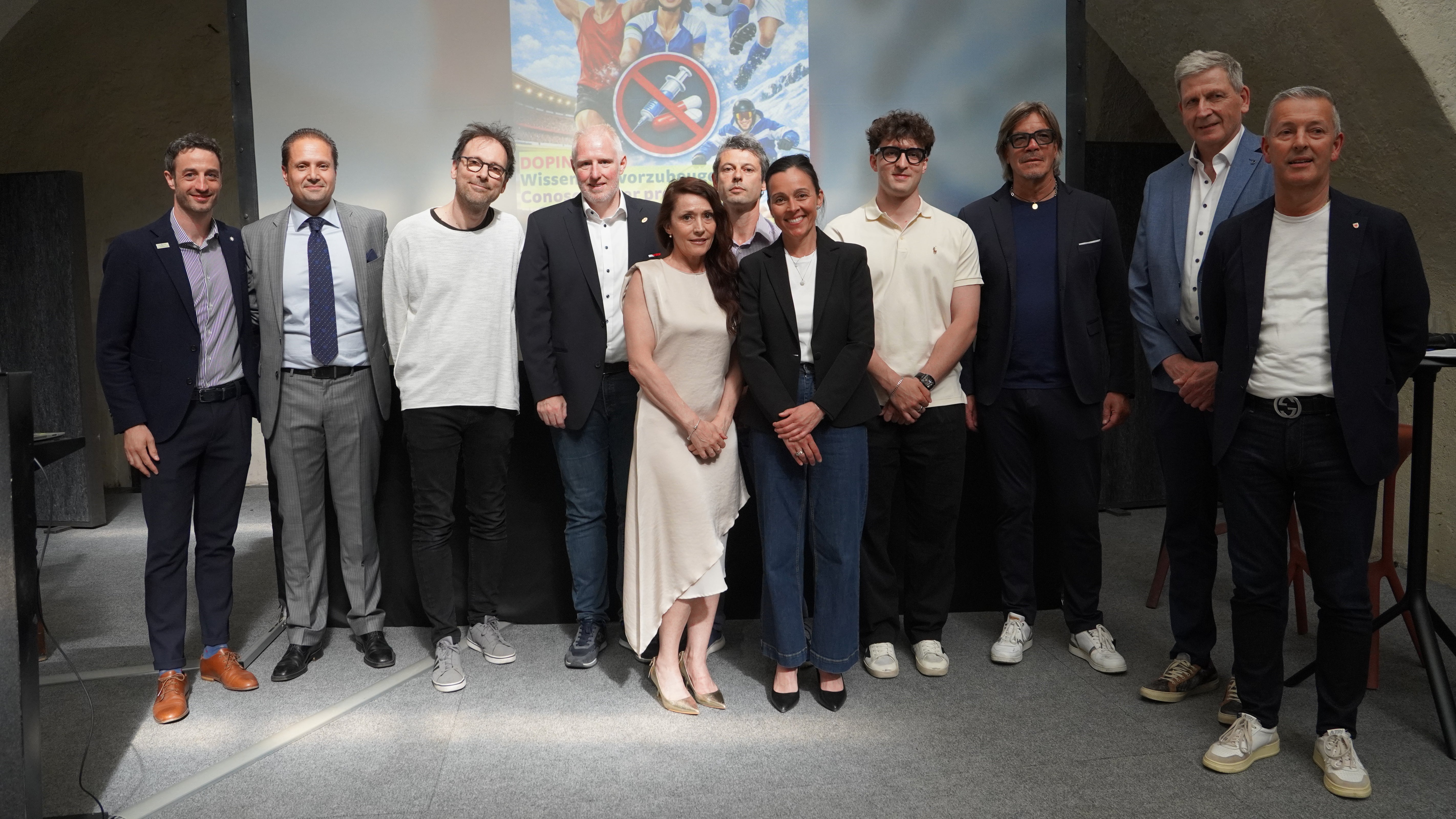 Da sinistra: Daniel Neunhäuserer, Elio Assisi, Mirko Bonetti, Thomas Tiefenbrunner, Laura Rech, Giorgio Merola, Simone Grossgasteiger, Matteo Bianchi, Valentino Beccari, Josef Widmann e Peter Brunner (foto: Sabes/RL)