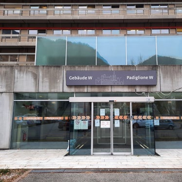 Haupteingang Gebäude W