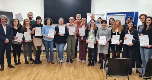 Consegna dei diplomi in presenza dell’Assessore alla salute Hubert Messner (sin.)